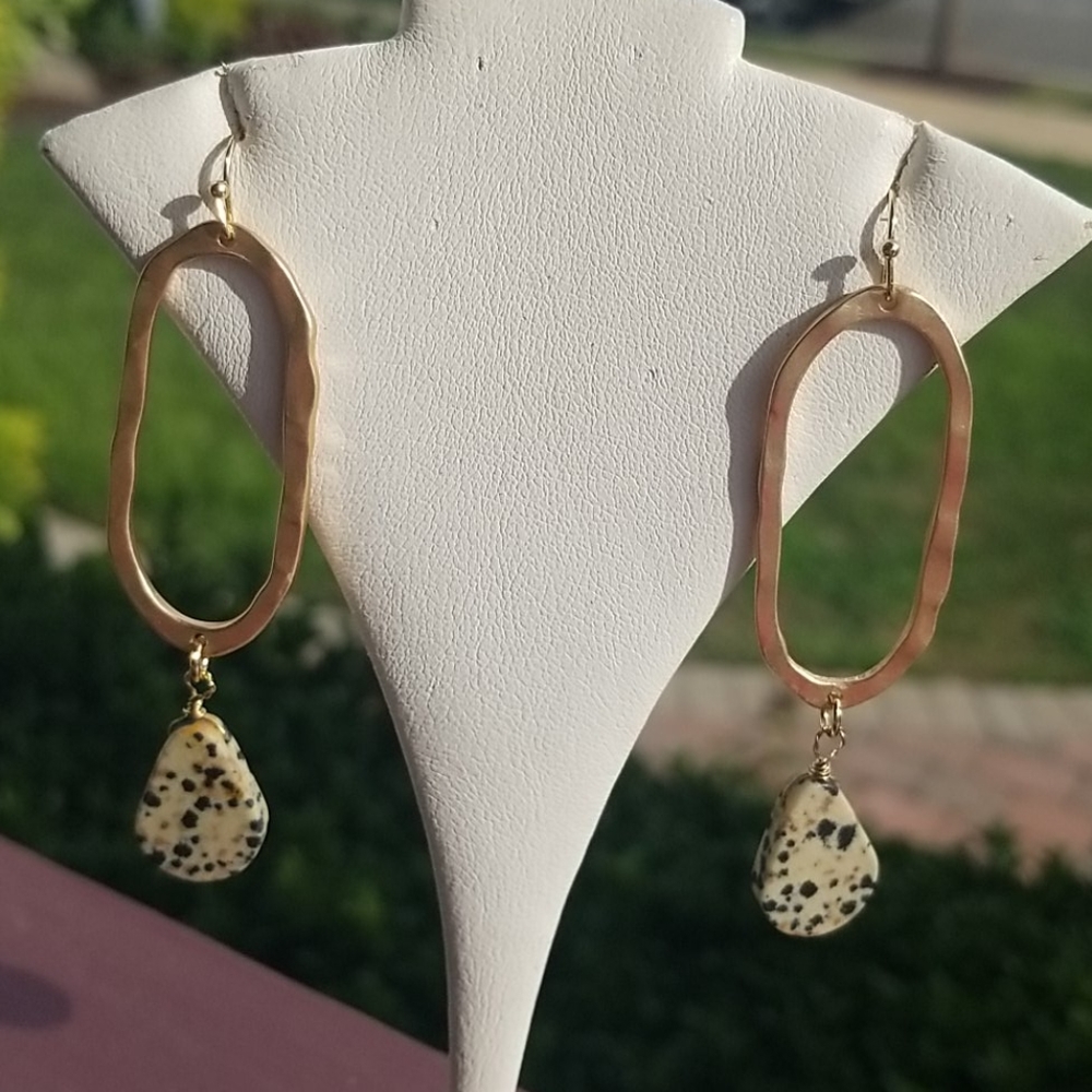 Gold and real stone oblong earrings - Picture 1 of 2